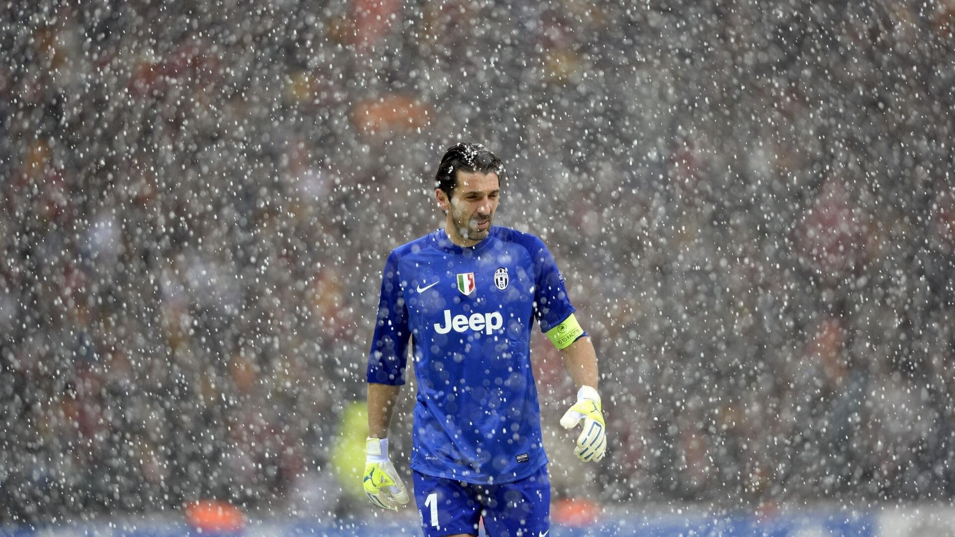 足球赛场焦点！英格兰队对阵比利时队，历史性突破，球队首次挺进决赛