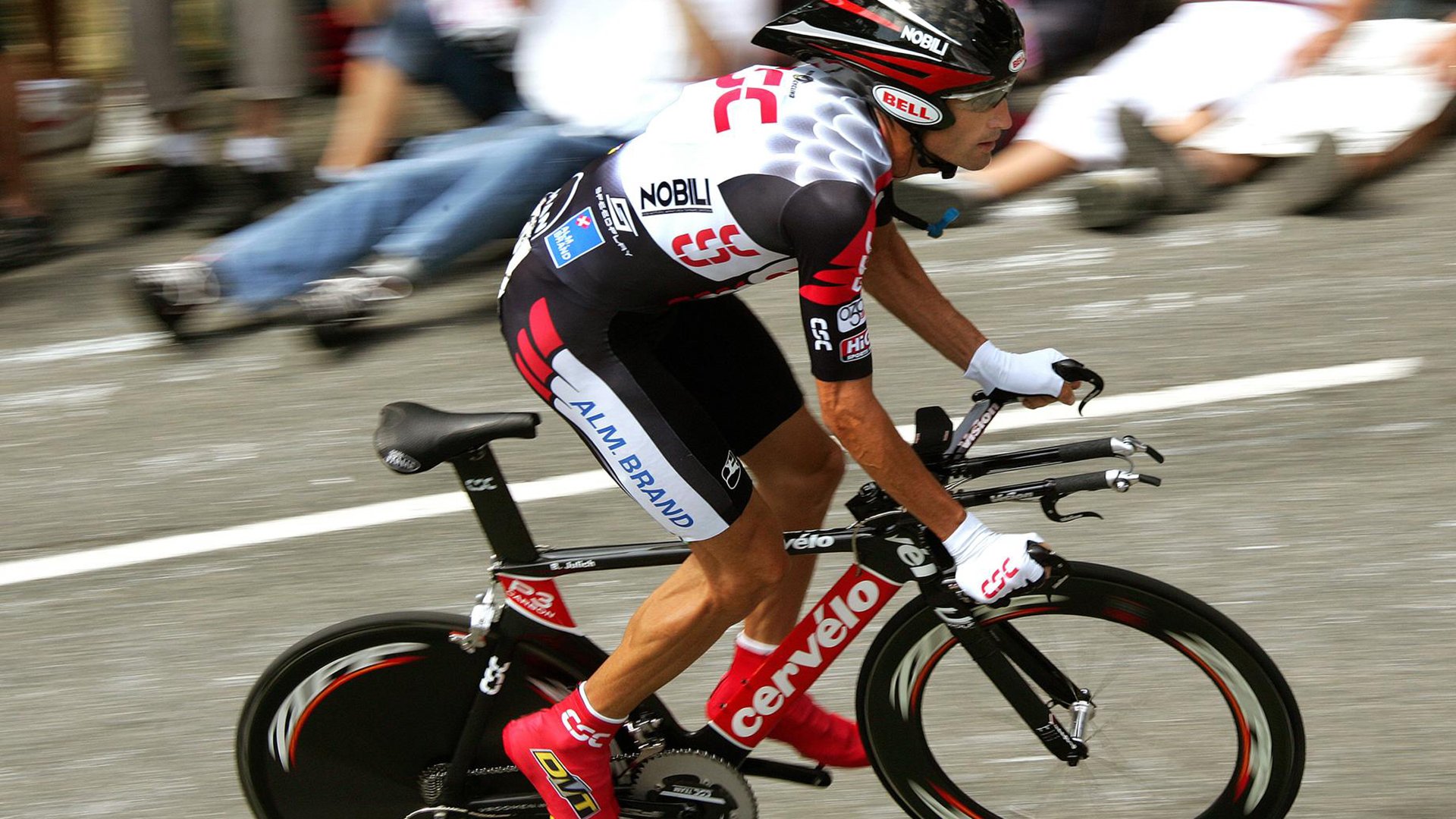 莱万多夫斯基巅峰对决，西亚卡姆与40分钟激战澳大利亚队，出色防守胜负难料！